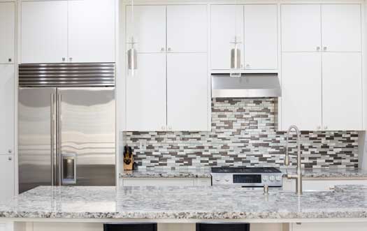 How to Match Granite Countertops With Cabinets: Expert Tips